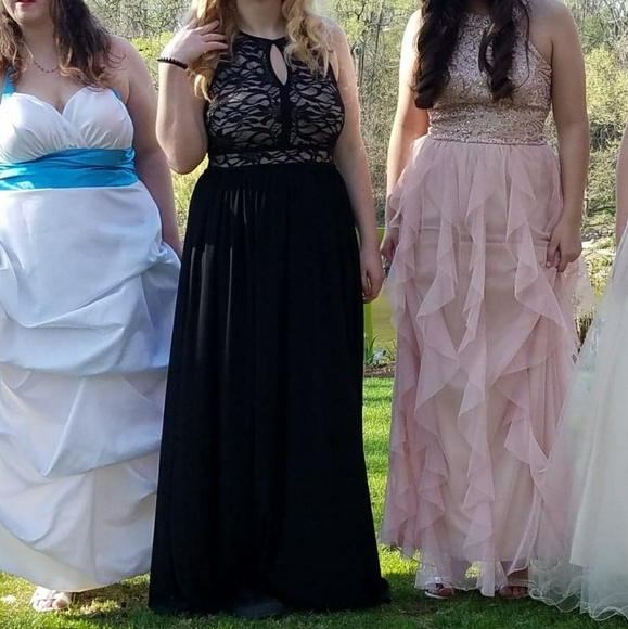 David's bridal formal dress - Picture 2 of 4